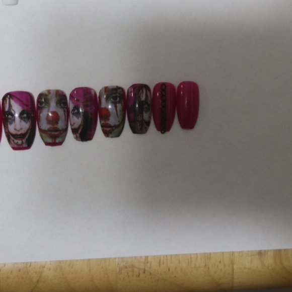 Bright pink Clown with black chain- press on nail - Picture 5 of 6